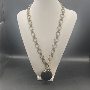 Elegant Gold and Black Pendant Necklace